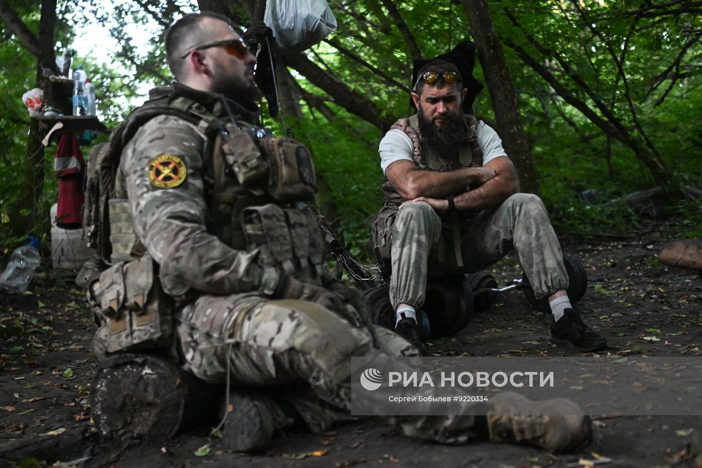 Боевая работа расчета гаубицы Д-30 спецназа "Ахмат" на Сумском направлении СВО