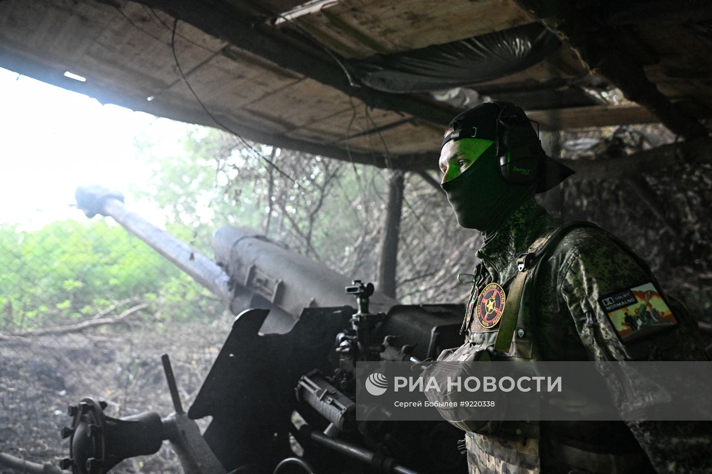 Боевая работа расчета гаубицы Д-30 спецназа "Ахмат" на Сумском направлении СВО
