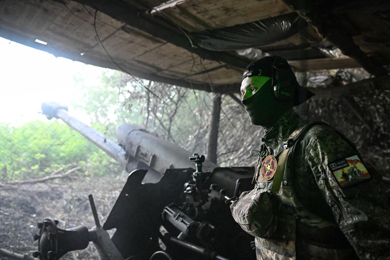 Боевая работа расчета гаубицы Д-30 спецназа "Ахмат" на Сумском направлении СВО
