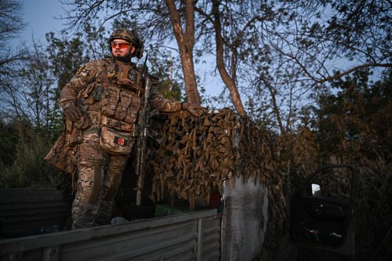 Боевая работа расчета гаубицы Д-30 спецназа "Ахмат" на Сумском направлении СВО