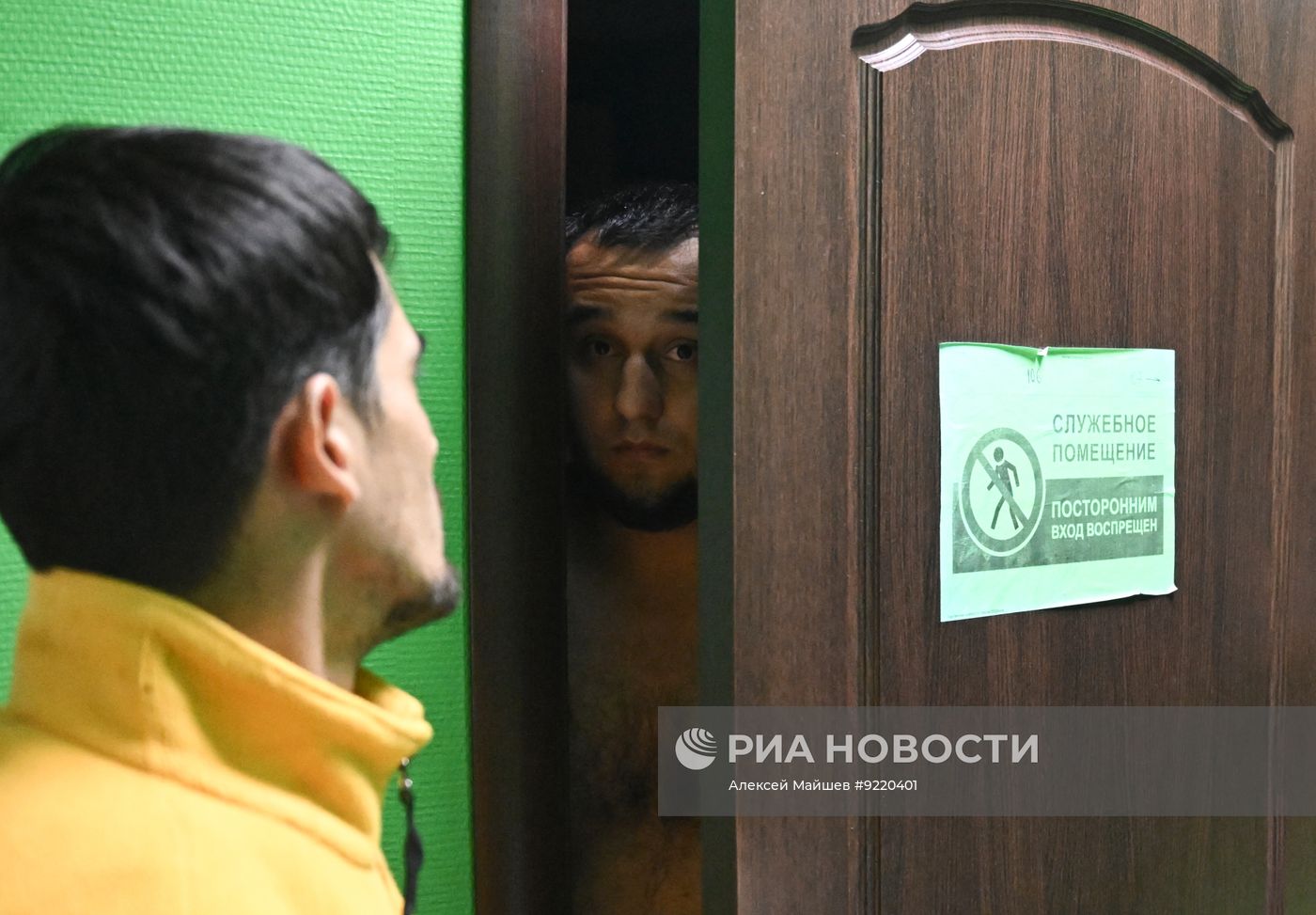 Рейд по выявлению незаконных трудовых мигрантов в Москве