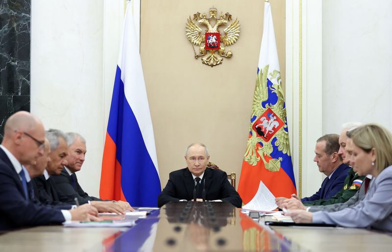 Президент Владимир Путин провел заседание Совбеза РФ