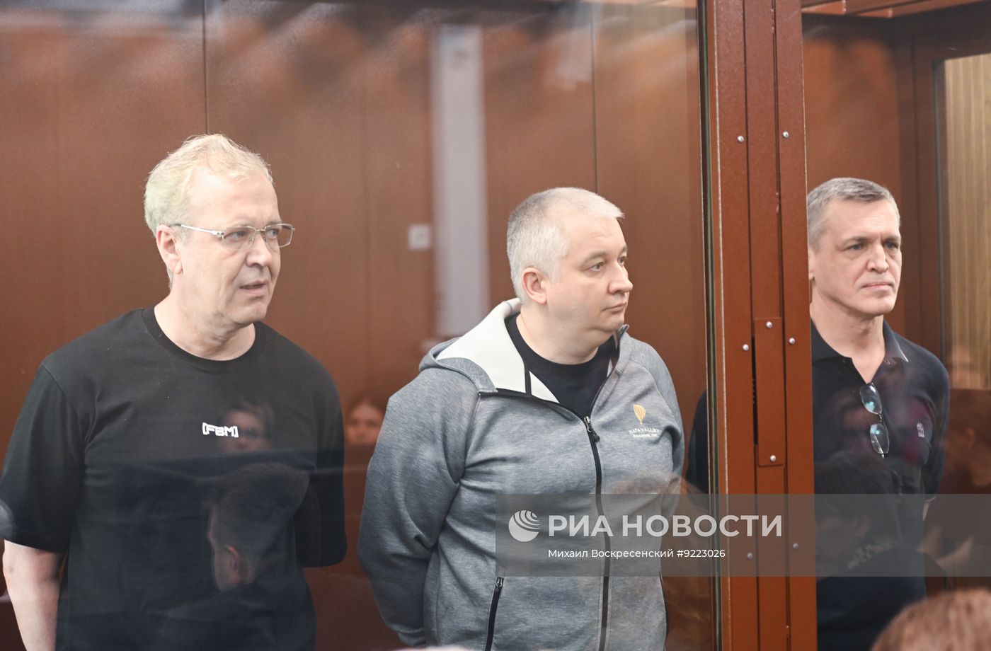 Оглашение приговора бывшему гендиректору холдинга "ТНС энерго" Дмитрию Аржанову