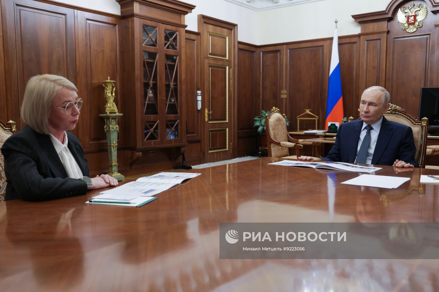 Президент Владимир Путин встретился с главой Ненецкого округа Ириной Гехт