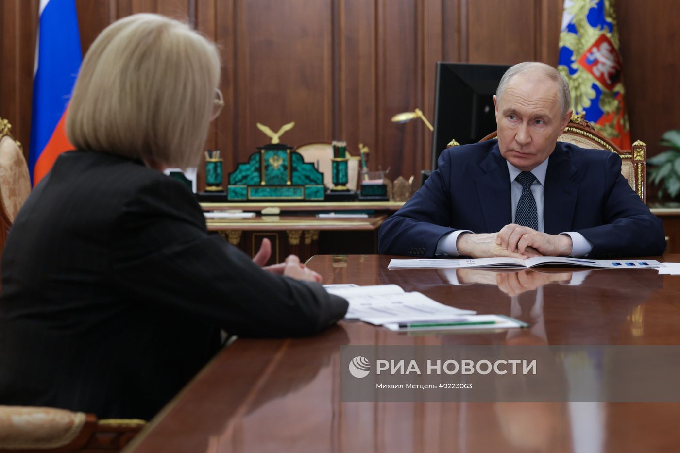 Президент Владимир Путин встретился с главой Ненецкого округа Ириной Гехт