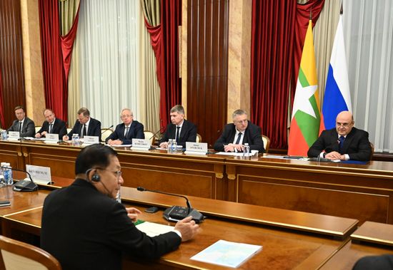 Премьер-министр РФ Михаил Мишустин встретился с президентом Мьянмы Мин Аун Хлайном