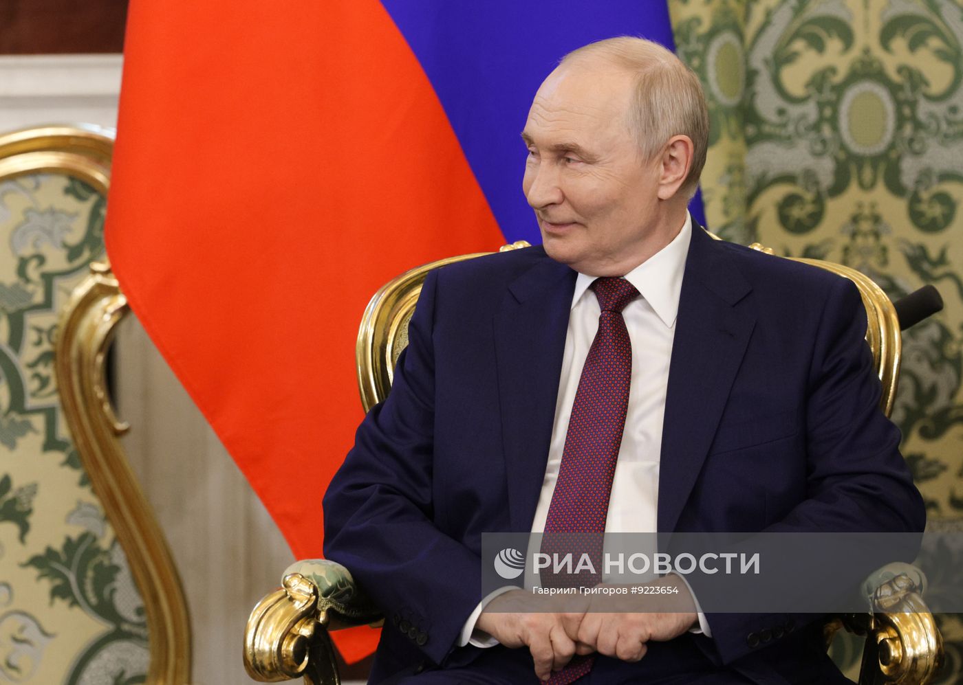 Встреча президента РФ Владимира Путина и президента Мьянмы Мин Аун Хлайна