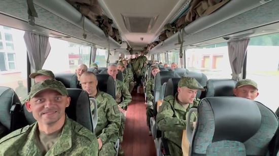 Москва и Киев провели обмен пленными по формуле "103 на 103"