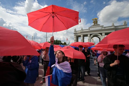 Акции в Москве ко Дню Государственного флага РФ