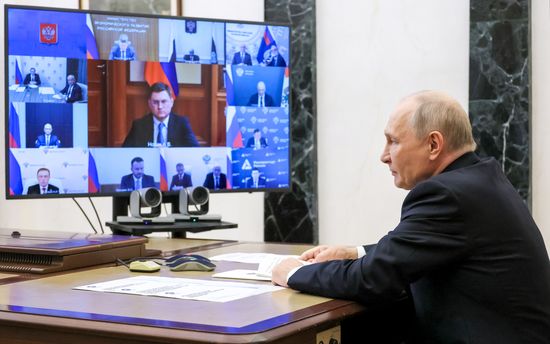 Президент Владимир Путин провел совещание по вопросам развития атомной энергетики
