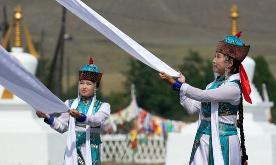 Храмовый комплекс "Устуу-Хурээ" и буддийская ниша Суме