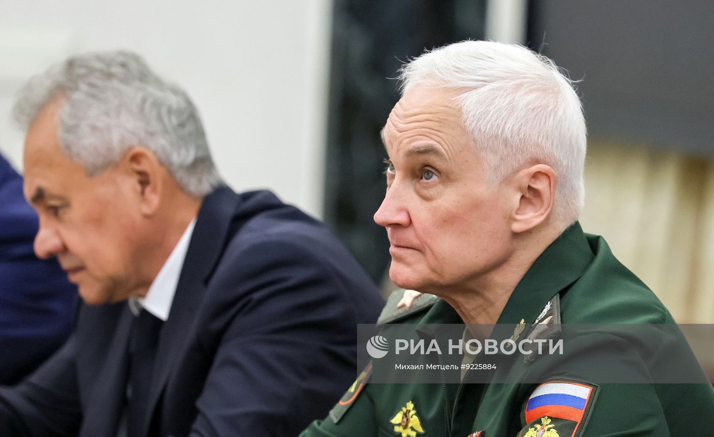 Президент Владимир Путин провел заседание Совбеза РФ
