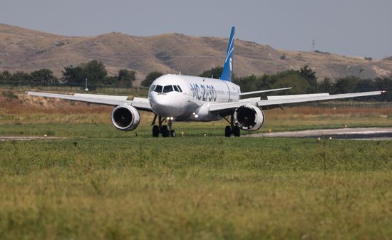 Российский лайнер МС-21 совершил взлёт с новой взлётной полосы в Грозном