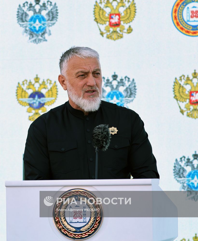 Российский лайнер МС-21 совершил взлёт с новой взлётной полосы в Грозном