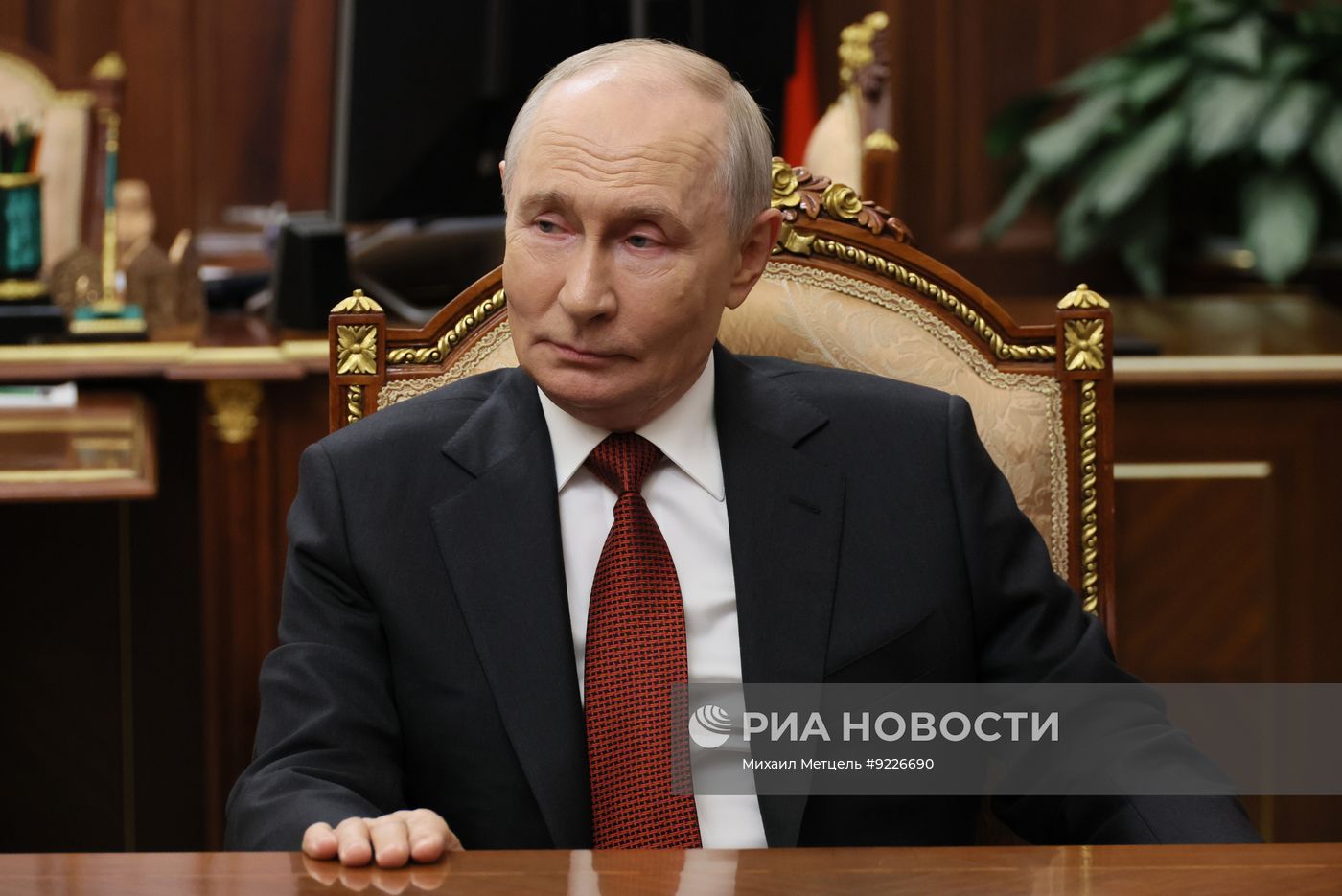 Президент Владимир Путин ответил на вопросы журналиста Павла Зарубина