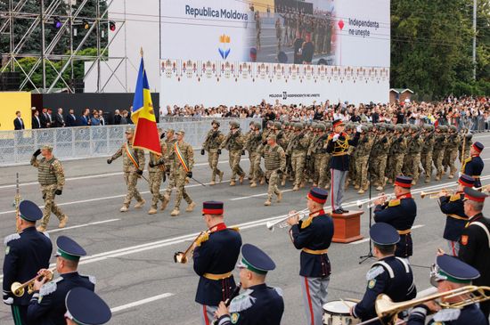 Военный парад в Кишиневе