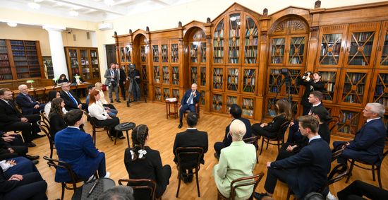 Президент РФ Владимир Путин посетил Московский педагогический госуниверситет
