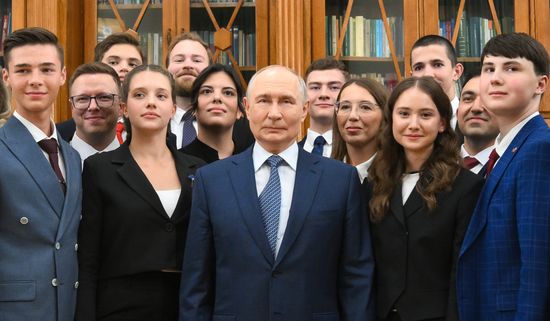 Президент РФ Владимир Путин посетил Московский педагогический госуниверситет