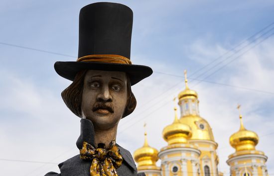 Уличный спектакль-променад "Великанцы" в Санкт-Петербурге