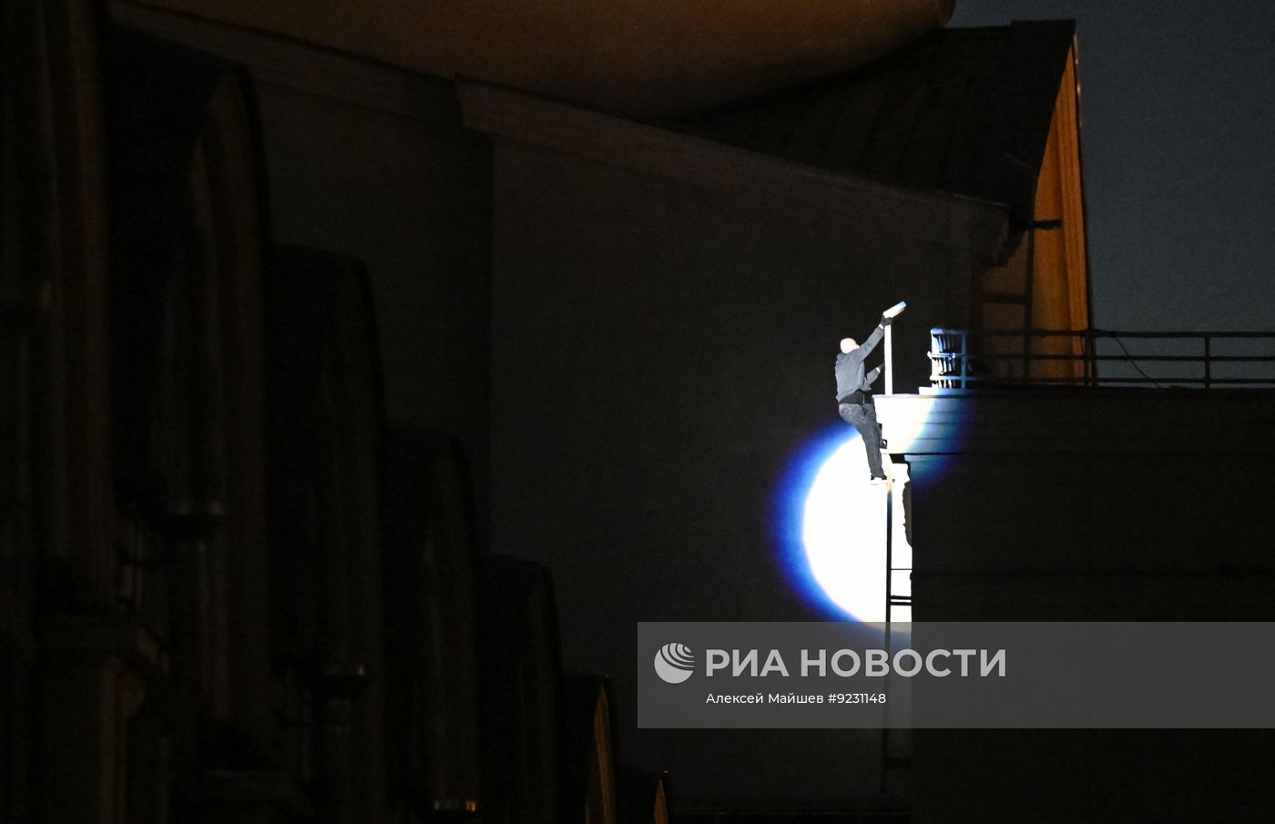Экстремальный перфоманс-презентация фильма "Девятая планета" в Москве