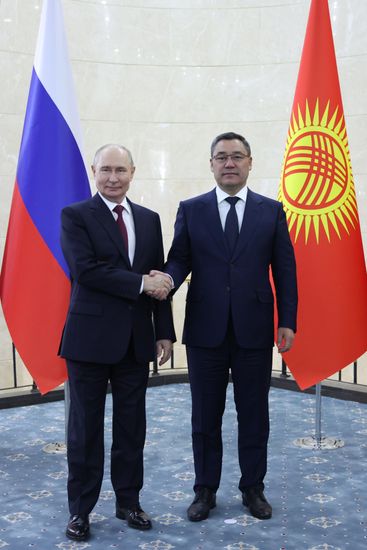 Президент Владимир Путин встретился с президентом Киргизии Садыром Жапаровым