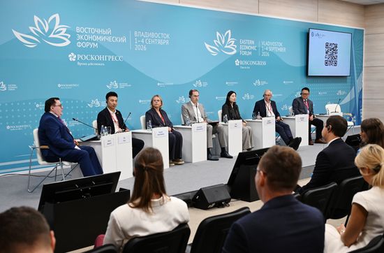 ВЭФ-2026. От платформ к ИИ-агентам: как меняется архитектура российской и китайской торговли