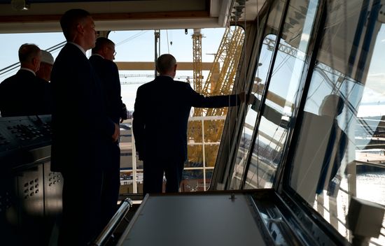 Рабочая поездка президента РФ Владимира Путина в Дальневосточный федеральный округ