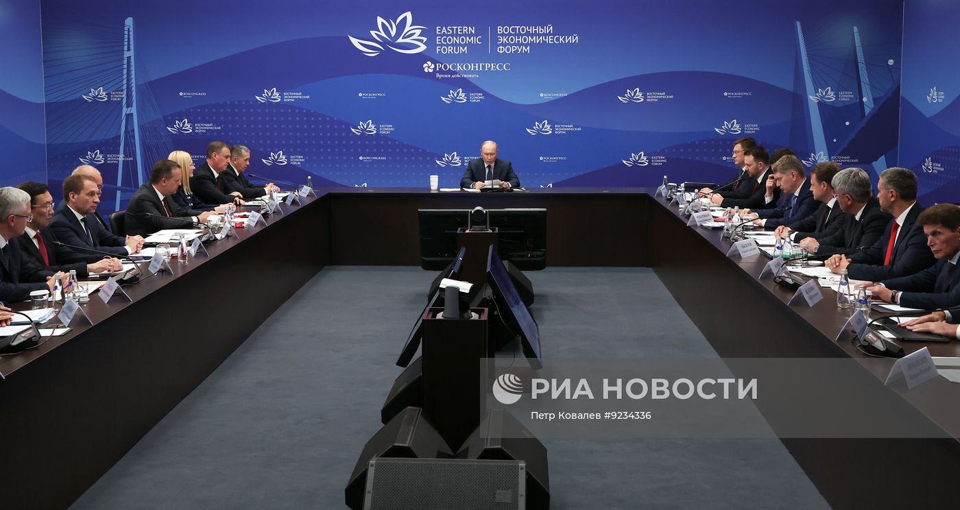 Рабочая поездка президента РФ Владимира Путина в Дальневосточный федеральный округ