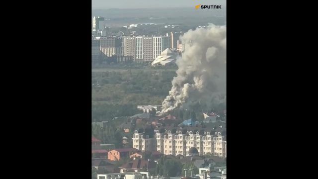 Cотрудники МЧС ликвидируют возгорание в коттедже на улице Имантау в Астане