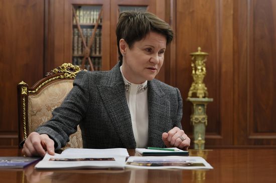 Президент Владимир Путин встретился с главой фонда "Талант и успех" Еленой Шмелёвой