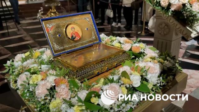 Ковчег с мощами святого Дмитрия Донского в Казанском соборе Петербурга