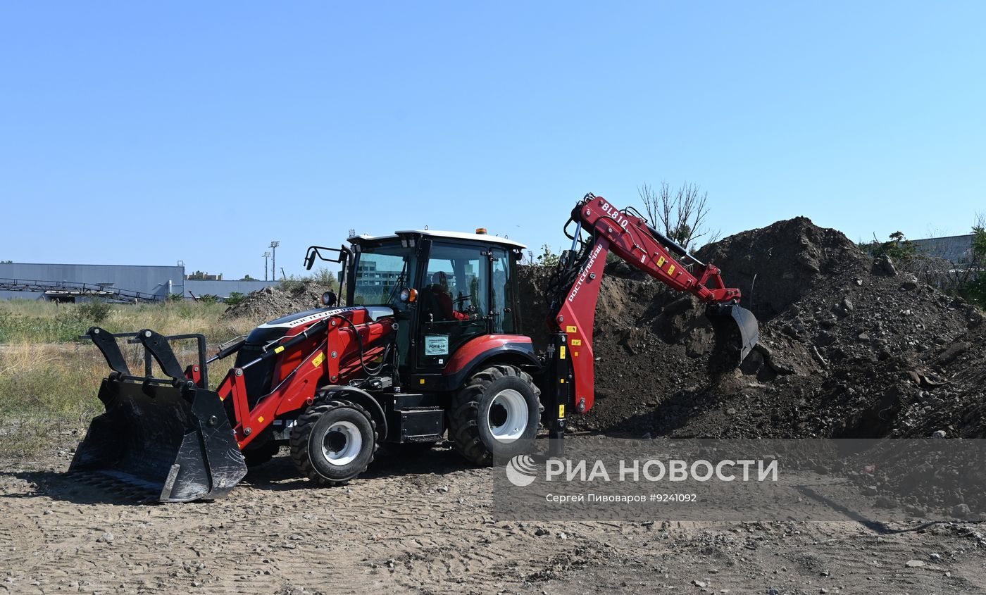 Образцы дорожно-строительной техники "Ростсельмаш" на испытательном полигоне