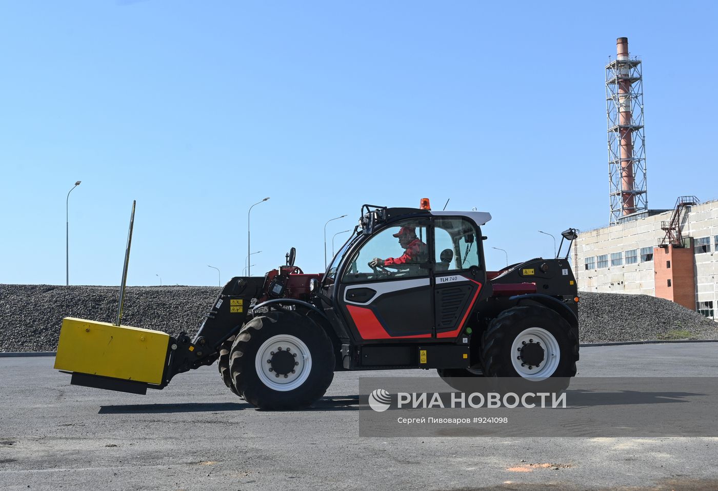 Образцы дорожно-строительной техники "Ростсельмаш" на испытательном полигоне
