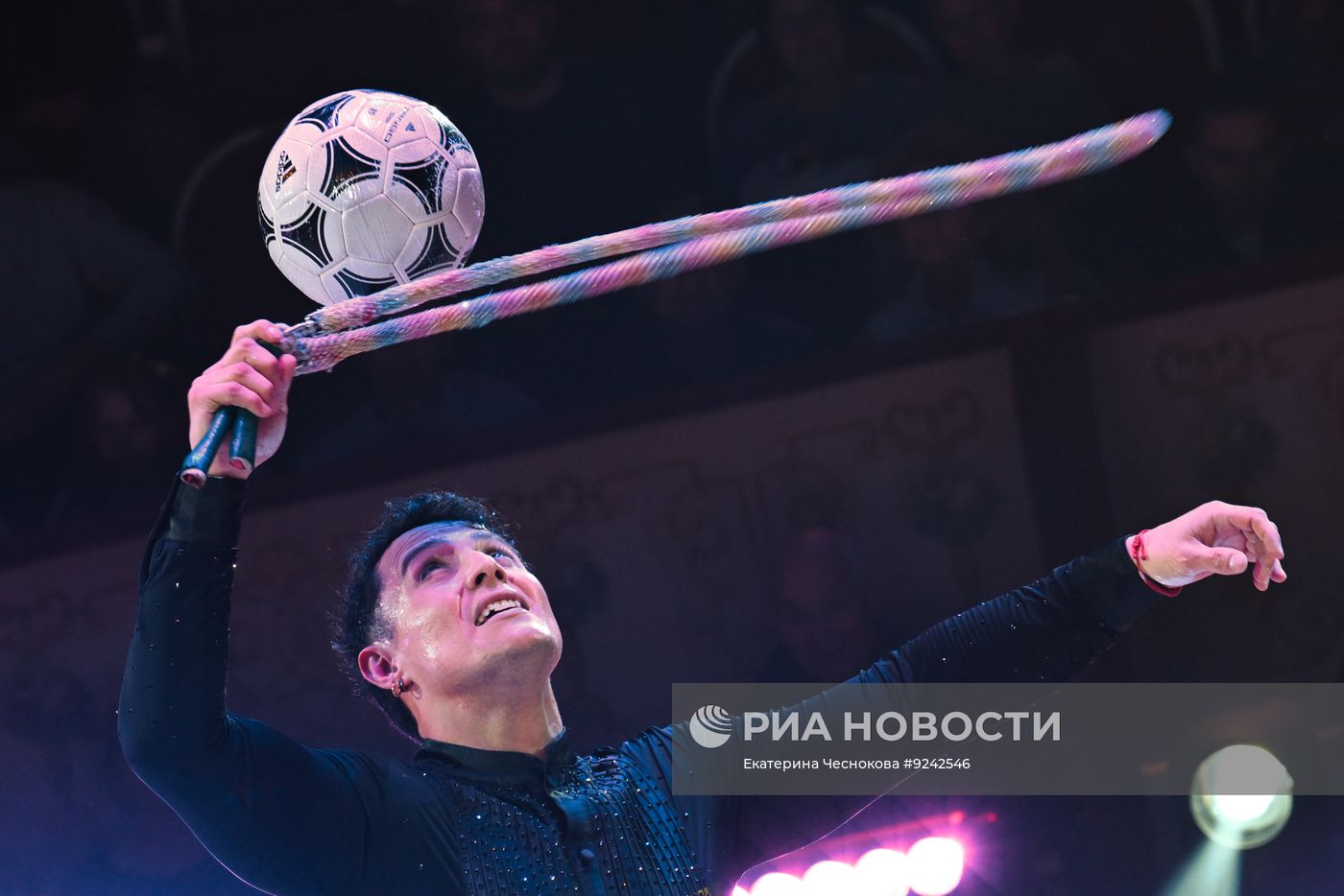 Фестиваль циркового искусства "Без границ" в Санкт-Петербурге