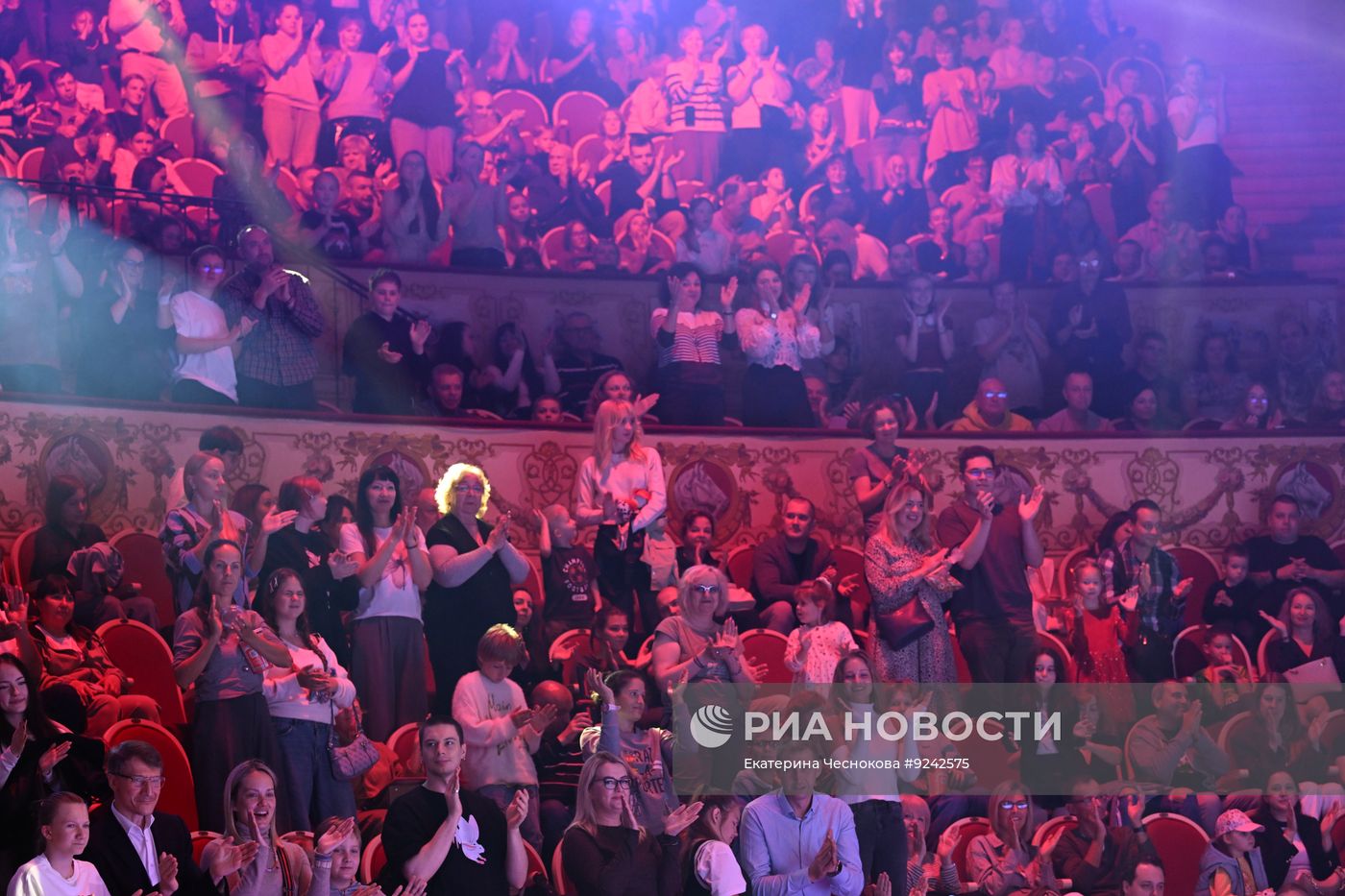 Фестиваль циркового искусства "Без границ" в Санкт-Петербурге