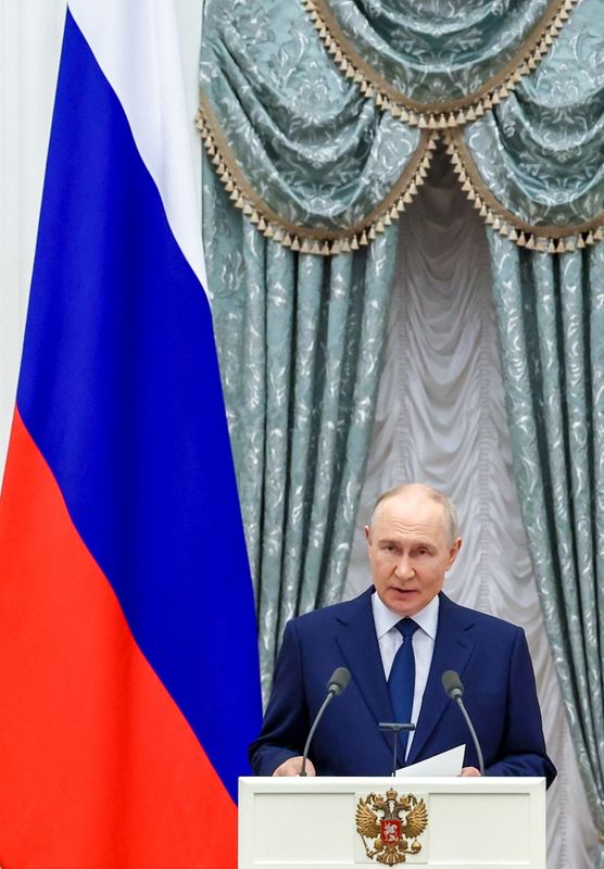 Президент Владимир Путин вручил госнаграды в Кремле