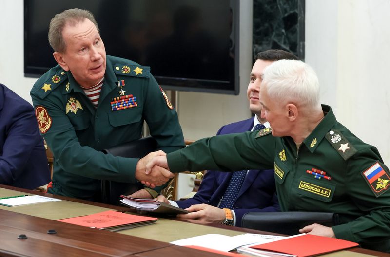 Президент Владимир Путин провел заседание Военно-промышленной комиссии
