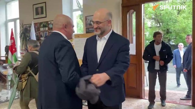 Жители Абхазии, голосуя на выборах, имеют возможность повлиять на формирование органов государственной власти в России