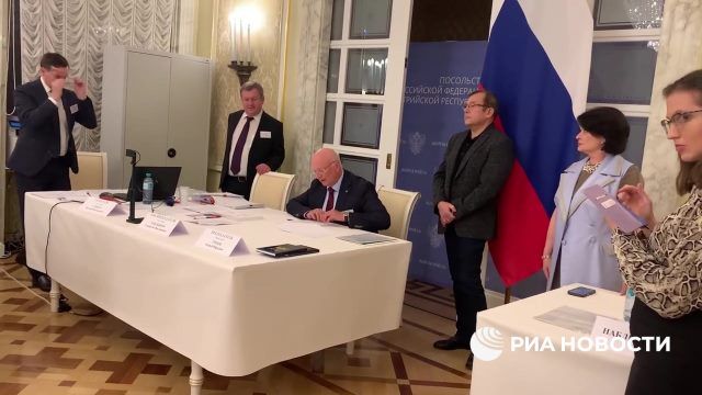 Избирательный участок при посольстве РФ в Австрии завершил работу