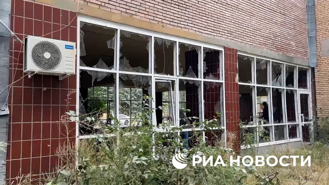 Последствия удара ВСУ по онкоцентру в ДНР