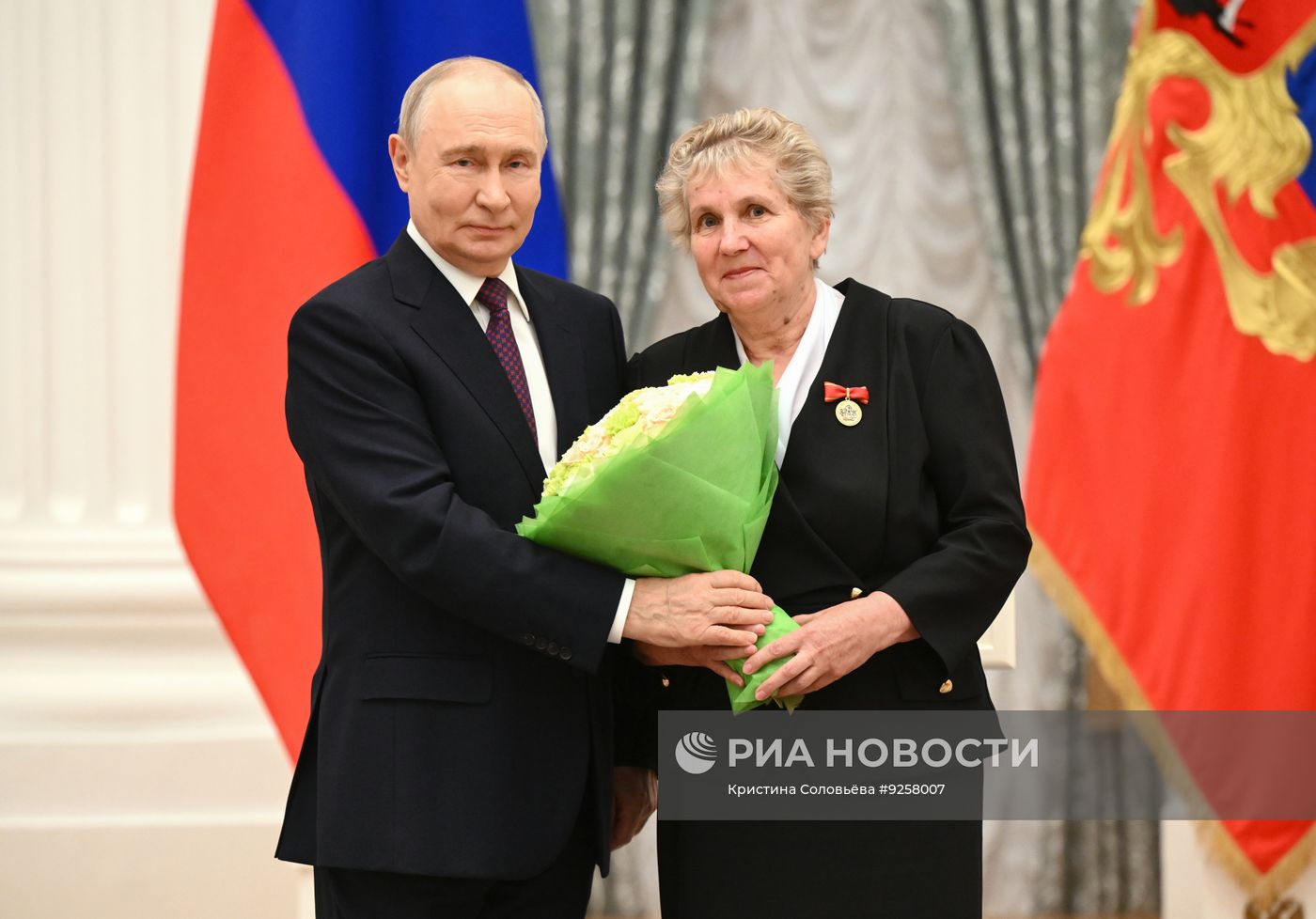 Президент Владимир Путин вручил госнаграды учителям
