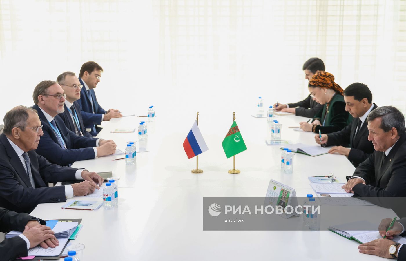 Встреча глав МИД РФ и Туркменистана Сергея Лаврова и Рашида Мередова