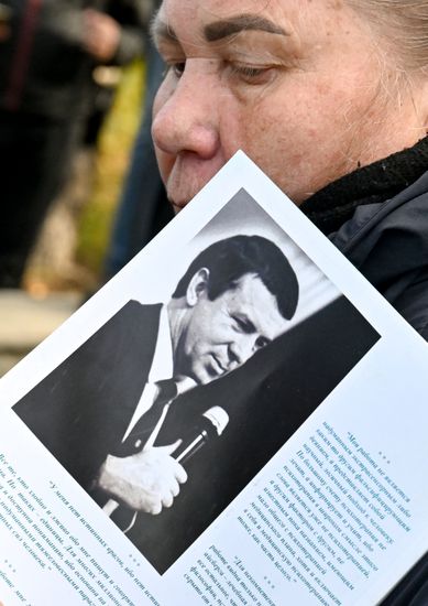 Прощание с психотерапевтом Анатолием Кашпировским в Москве