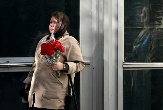 Прощание с психотерапевтом Анатолием Кашпировским в Москве