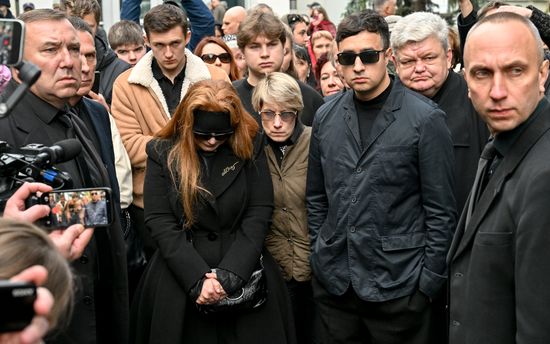 Прощание с психотерапевтом Анатолием Кашпировским в Москве