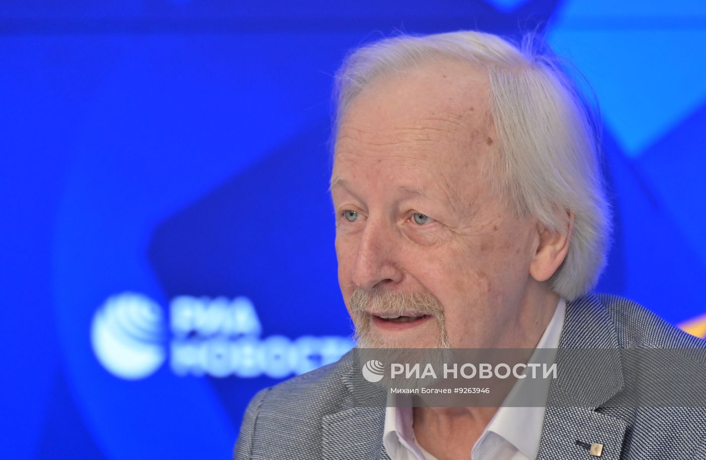 П/к посвященная итогам третьего сезона конкурса "Лучшие издания по истории России"