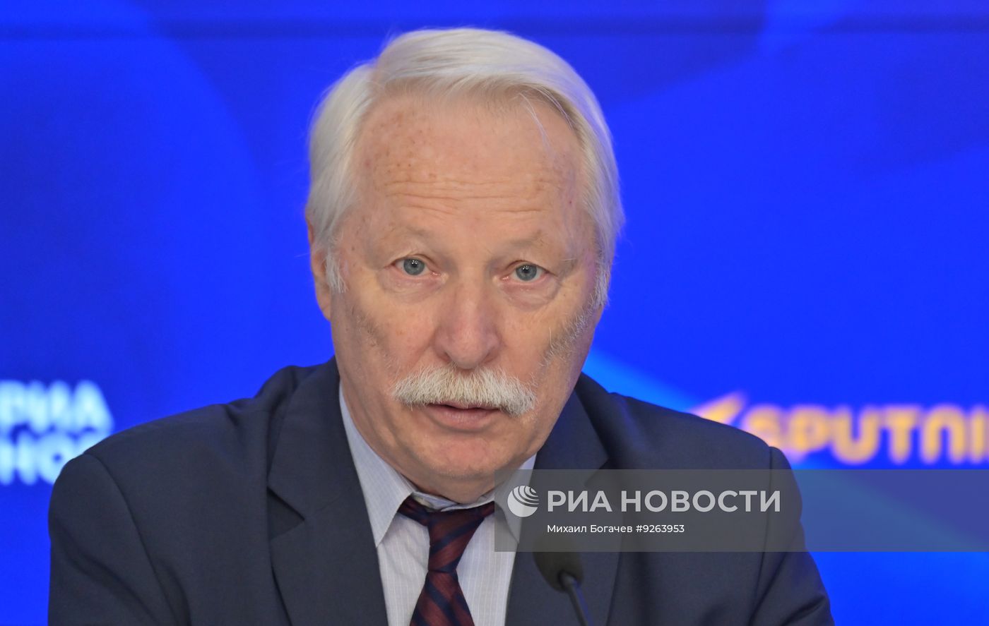 П/к посвященная итогам третьего сезона конкурса "Лучшие издания по истории России"