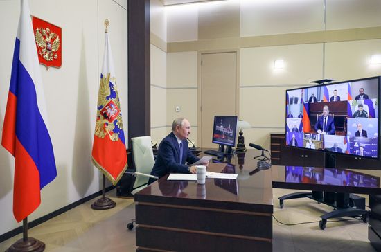 Президент Владимир Путин провел совещание по вопросам повышения информационной безопасности