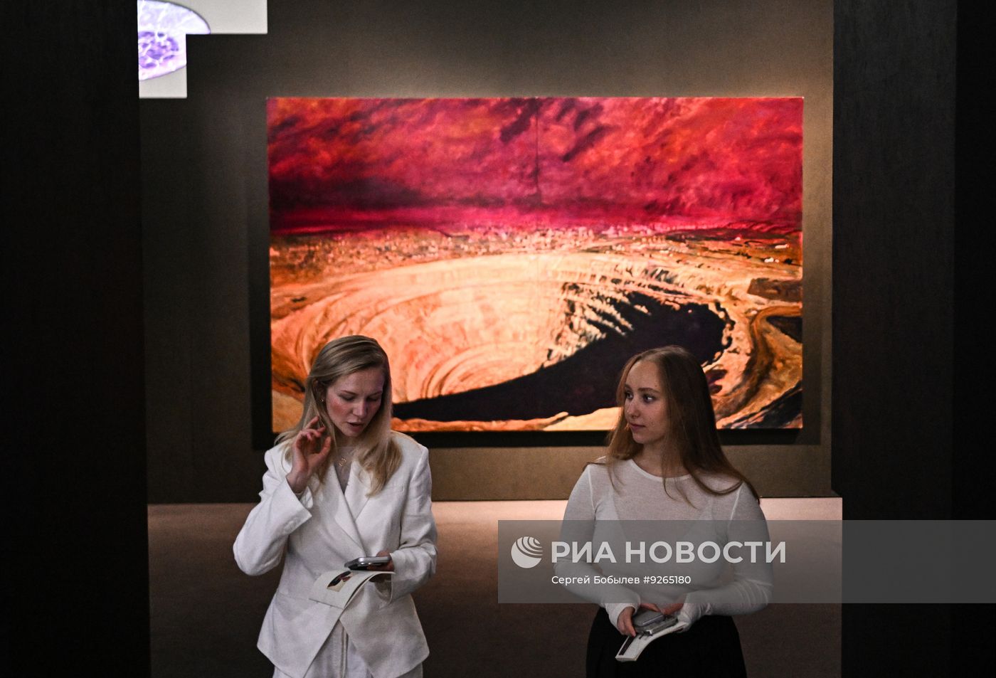 Выставка "Натюрморт. Портрет. Пейзаж. После жанра" в Москве