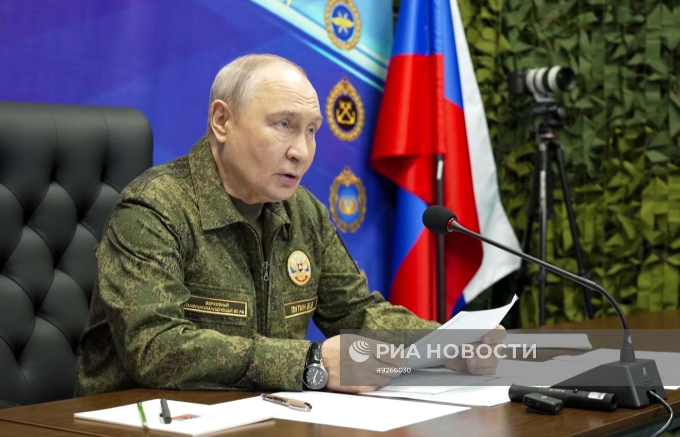 Президент Владимир Путин посетил вспомогательный пункт управления объединенной группировки войск